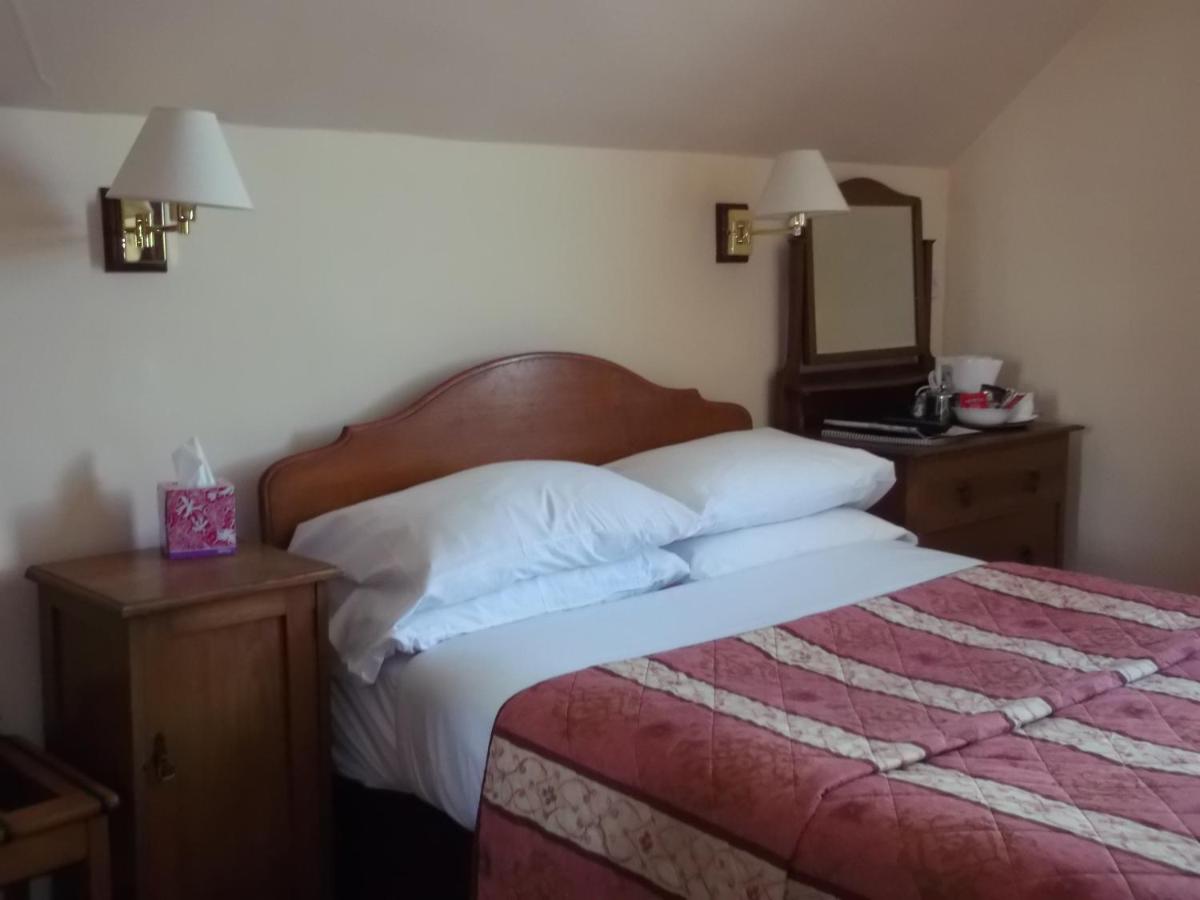 Caledonian Hotel Fort Augustus Buitenkant foto