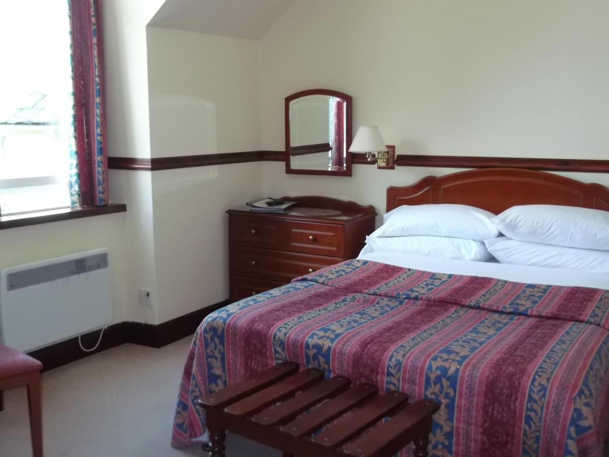 Caledonian Hotel Fort Augustus Buitenkant foto