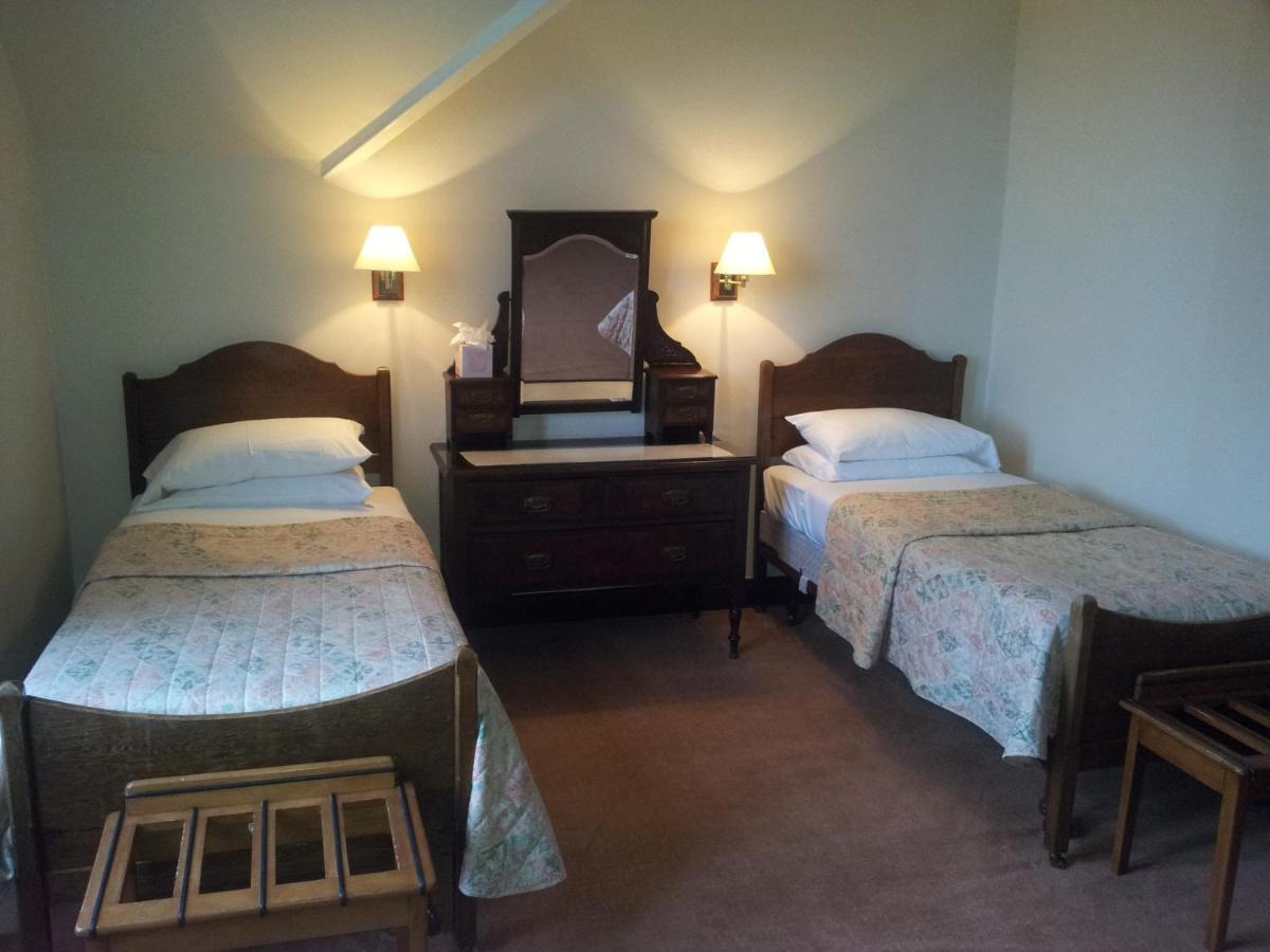 Caledonian Hotel Fort Augustus Buitenkant foto